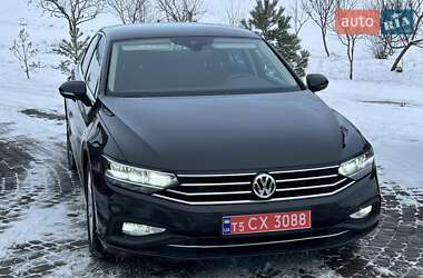 Седан Volkswagen Passat 2020 в Львові