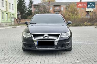 Седан Volkswagen Passat 2006 в Ромнах