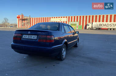 Седан Volkswagen Passat 1994 в 