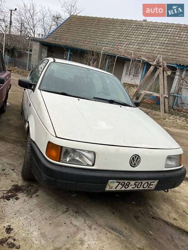 Седан Volkswagen Passat 1991 в Білгороді-Дністровському