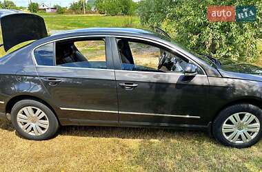 Седан Volkswagen Passat 2006 в Кременчуці