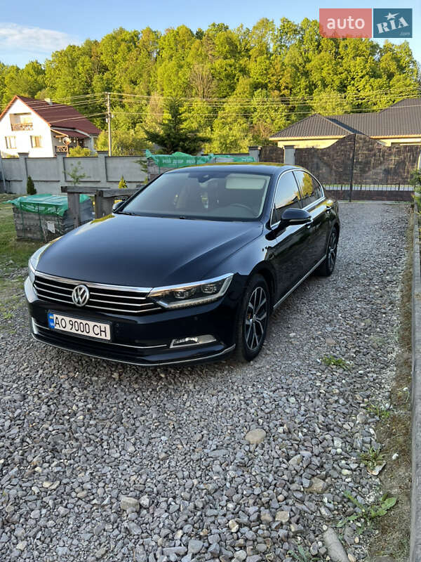 Седан Volkswagen Passat 2014 в Іршаві