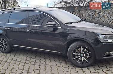 Універсал Volkswagen Passat 2011 в Івано-Франківську