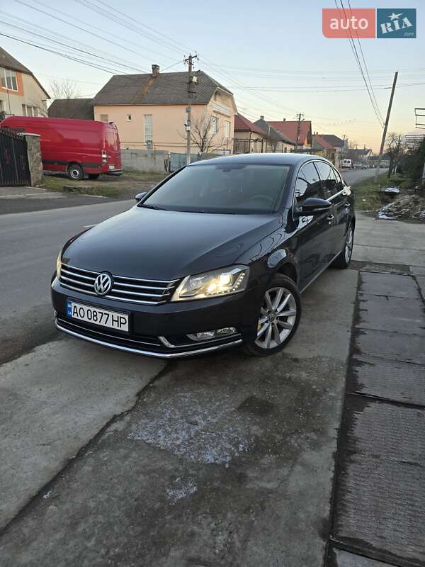 Седан Volkswagen Passat 2011 в 