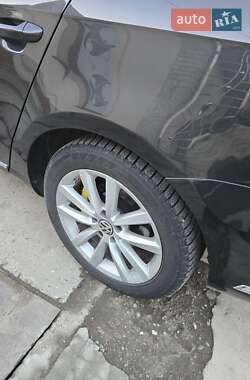Седан Volkswagen Passat 2011 в 