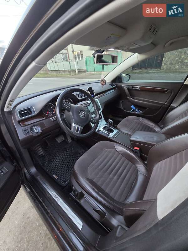 Седан Volkswagen Passat 2011 в Виноградове