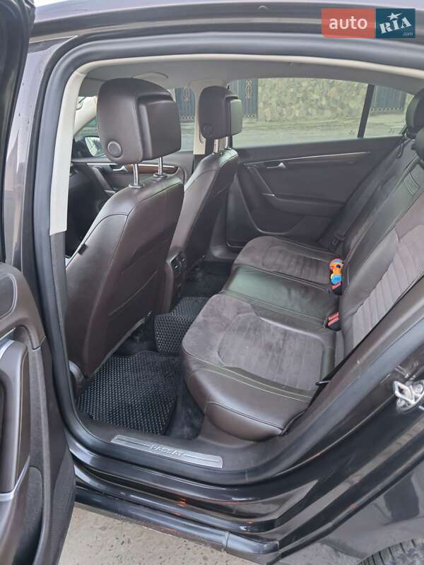 Седан Volkswagen Passat 2011 в Виноградове