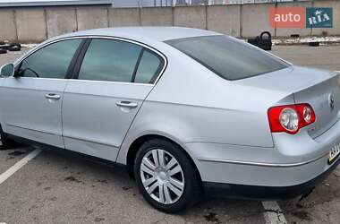 Седан Volkswagen Passat 2006 в Києві