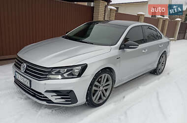 Седан Volkswagen Passat 2018 в Києві