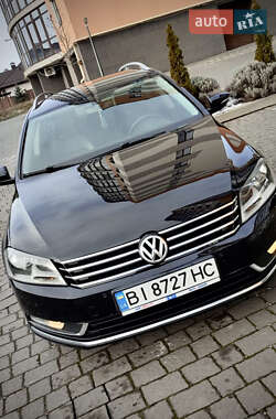 Універсал Volkswagen Passat 2012 в Івано-Франківську