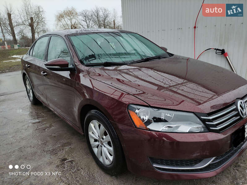 Седан Volkswagen Passat 2011 в Києві