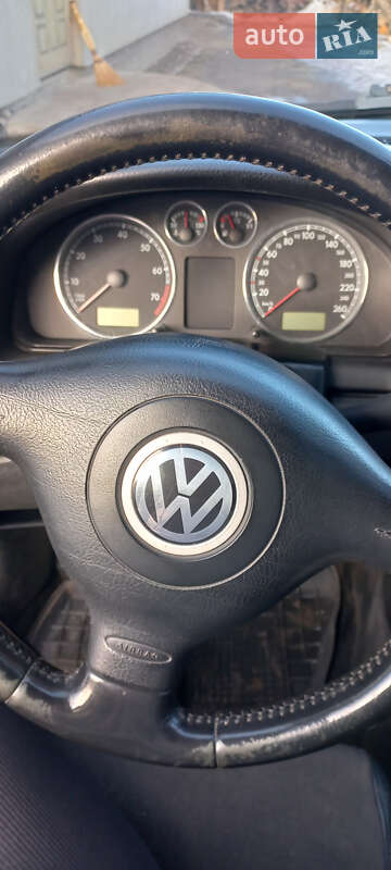 Седан Volkswagen Passat 2002 в Хмельнике