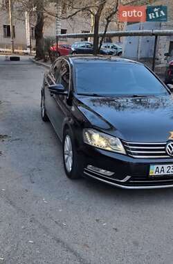 Седан Volkswagen Passat 2012 в Дніпрі