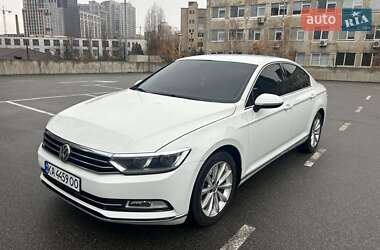 Седан Volkswagen Passat 2015 в Обухові