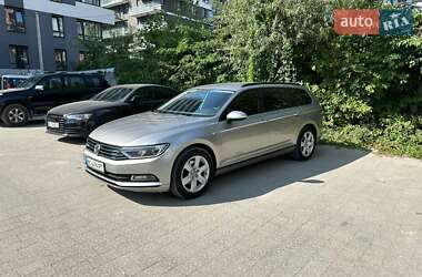 Универсал Volkswagen Passat 2015 в Львове