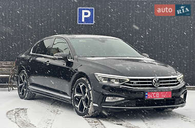 Седан Volkswagen Passat 2020 в Ужгороде