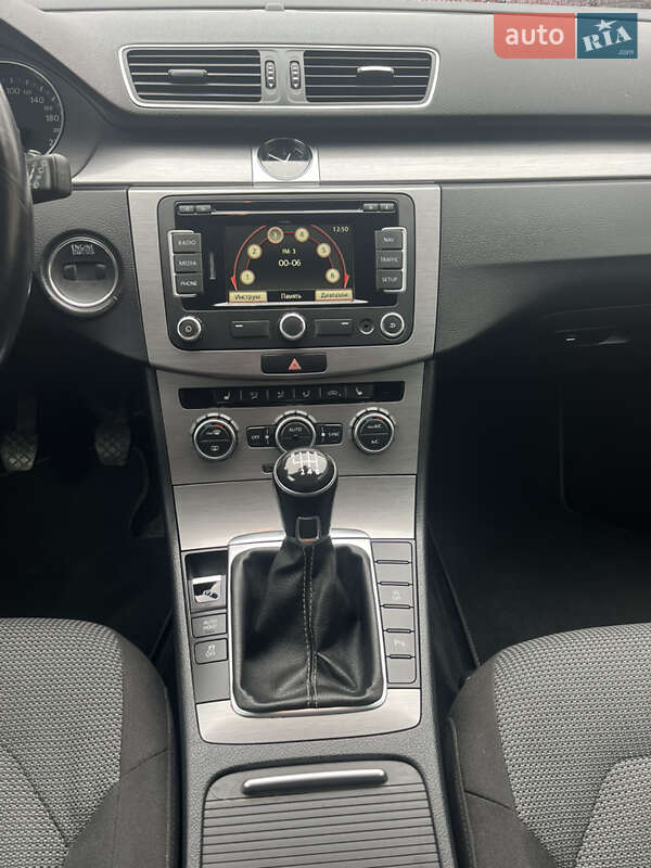 Универсал Volkswagen Passat 2014 в Ровно