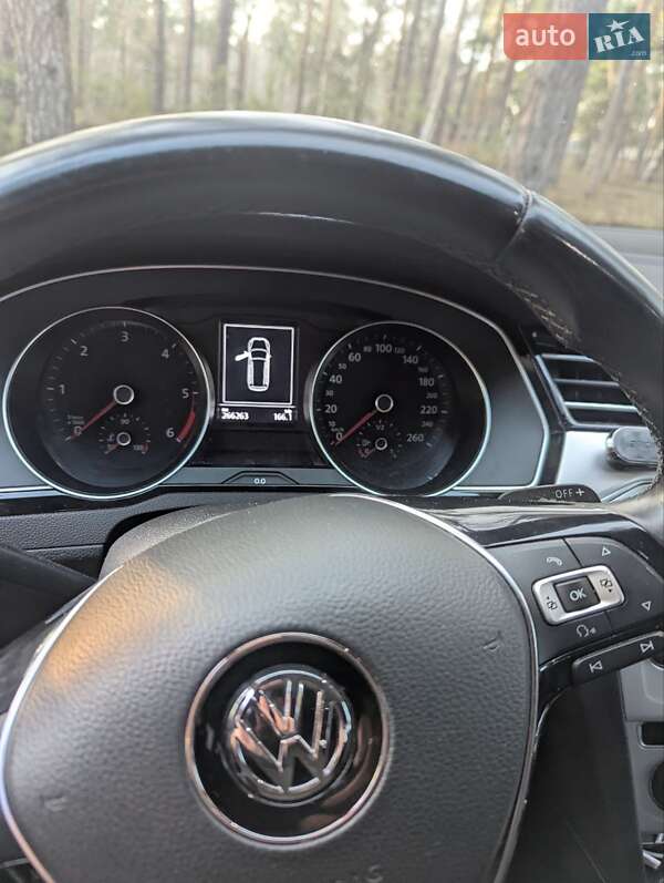 Универсал Volkswagen Passat 2017 в Киеве