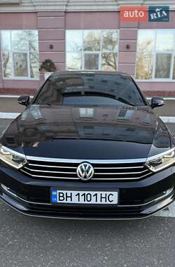 Седан Volkswagen Passat 2018 в Одессе