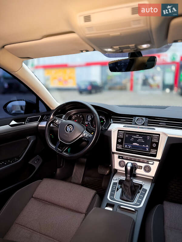 Седан Volkswagen Passat 2018 в Полтаве фото 28 Седан Volkswagen Passat 2018 в Полтаве