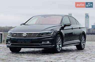 Седан Volkswagen Passat 2018 в Киеве