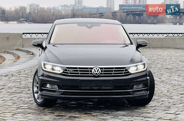 Седан Volkswagen Passat 2018 в Киеве