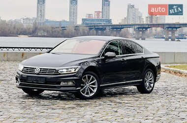 Седан Volkswagen Passat 2018 в Киеве