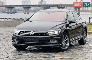 Седан Volkswagen Passat 2018 в Киеве