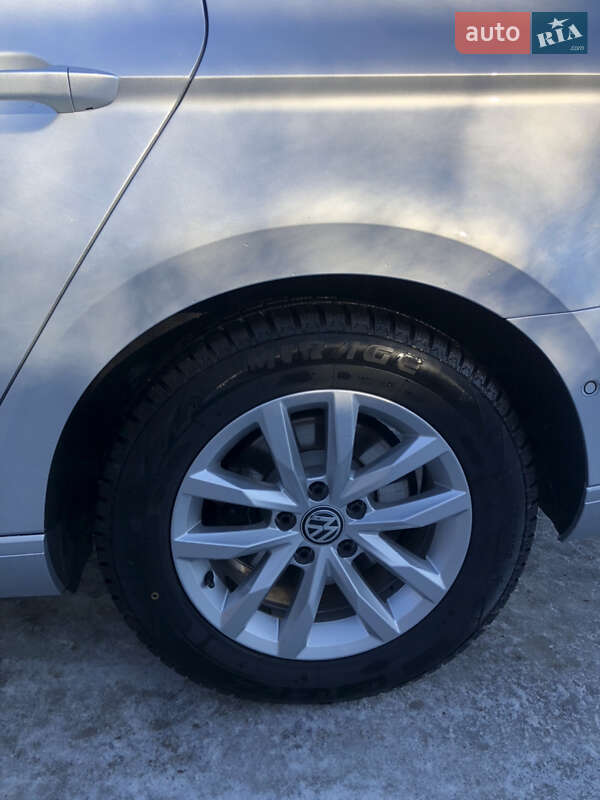 Універсал Volkswagen Passat 2019 в Луцьку