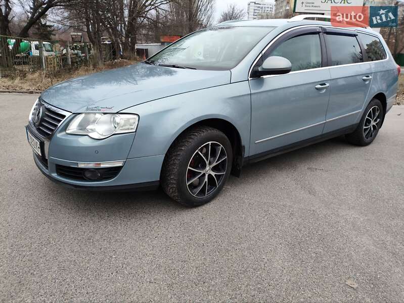 Универсал Volkswagen Passat 2010 в Киеве