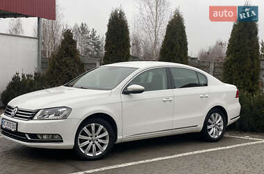 Седан Volkswagen Passat 2013 в Олевську