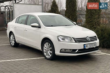 Седан Volkswagen Passat 2013 в Олевську