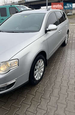 Універсал Volkswagen Passat 2009 в Луцьку