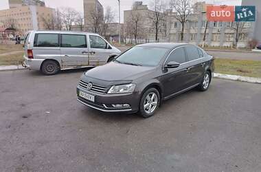 Седан Volkswagen Passat 2012 в Києві