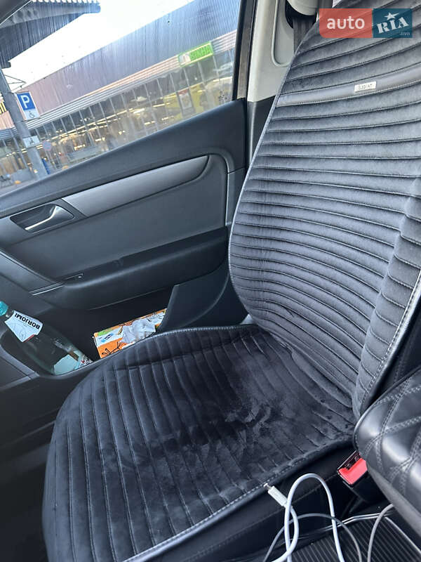 Универсал Volkswagen Passat 2011 в Киеве