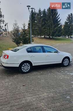 Седан Volkswagen Passat 2009 в Рівному