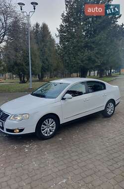 Седан Volkswagen Passat 2009 в Рівному