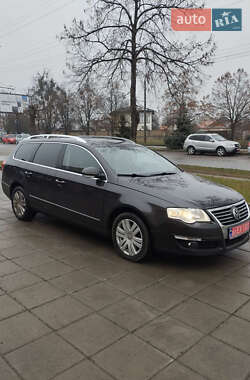 Універсал Volkswagen Passat 2010 в Дніпрі