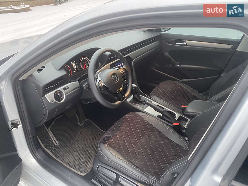 Седан Volkswagen Passat 2020 в Києві