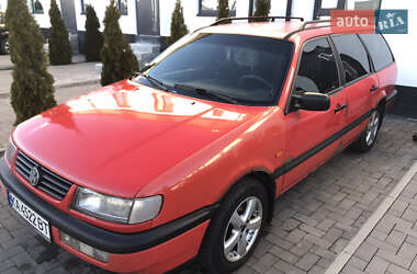 Універсал Volkswagen Passat 1994 в Києві