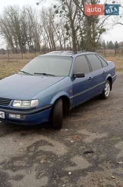 Седан Volkswagen Passat 1995 в Бродах