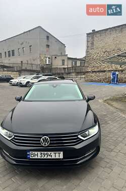 Універсал Volkswagen Passat 2015 в Одесі