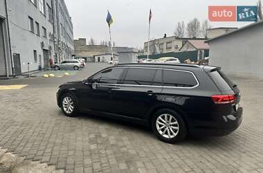 Універсал Volkswagen Passat 2015 в Одесі