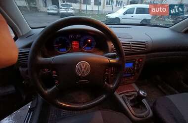 Седан Volkswagen Passat 2004 в 