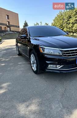 Седан Volkswagen Passat 2015 в Лозовой