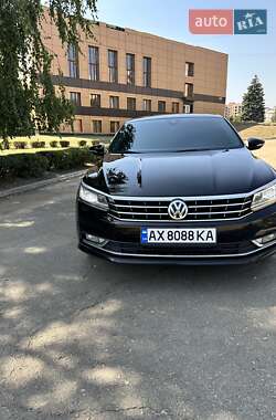 Седан Volkswagen Passat 2015 в Лозовой