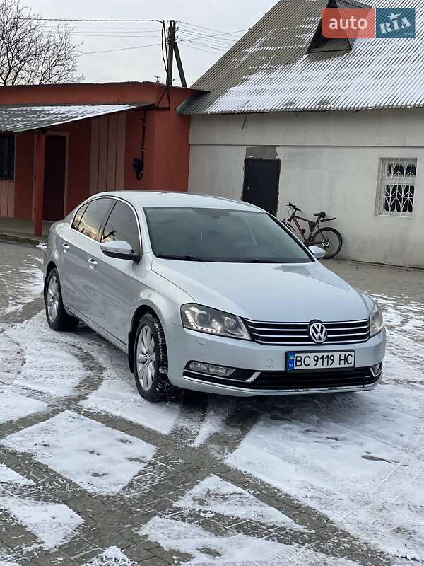 Седан Volkswagen Passat 2012 в 