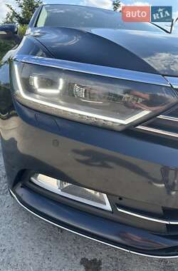 Седан Volkswagen Passat 2016 в Киеве
