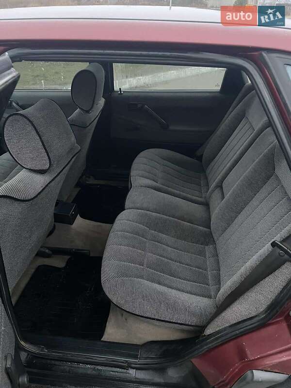 Седан Volkswagen Passat 1990 в Луцке