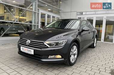 Седан Volkswagen Passat 2017 в Івано-Франківську